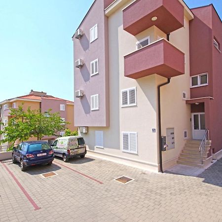 Apartmani Cezar Макарска Экстерьер фото