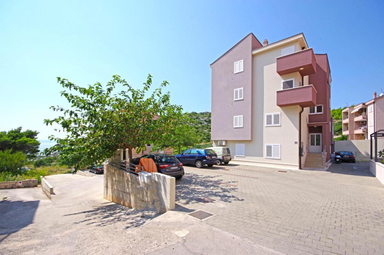 Apartmani Cezar Макарска Экстерьер фото